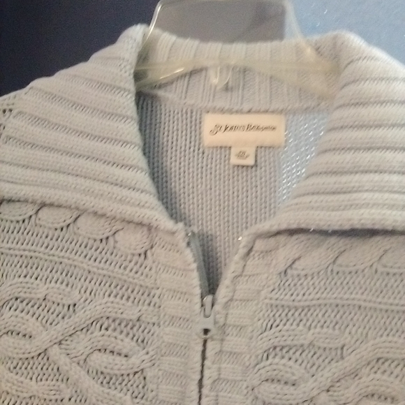 St. John's Bay Women's sweater - Picture 3 of 4